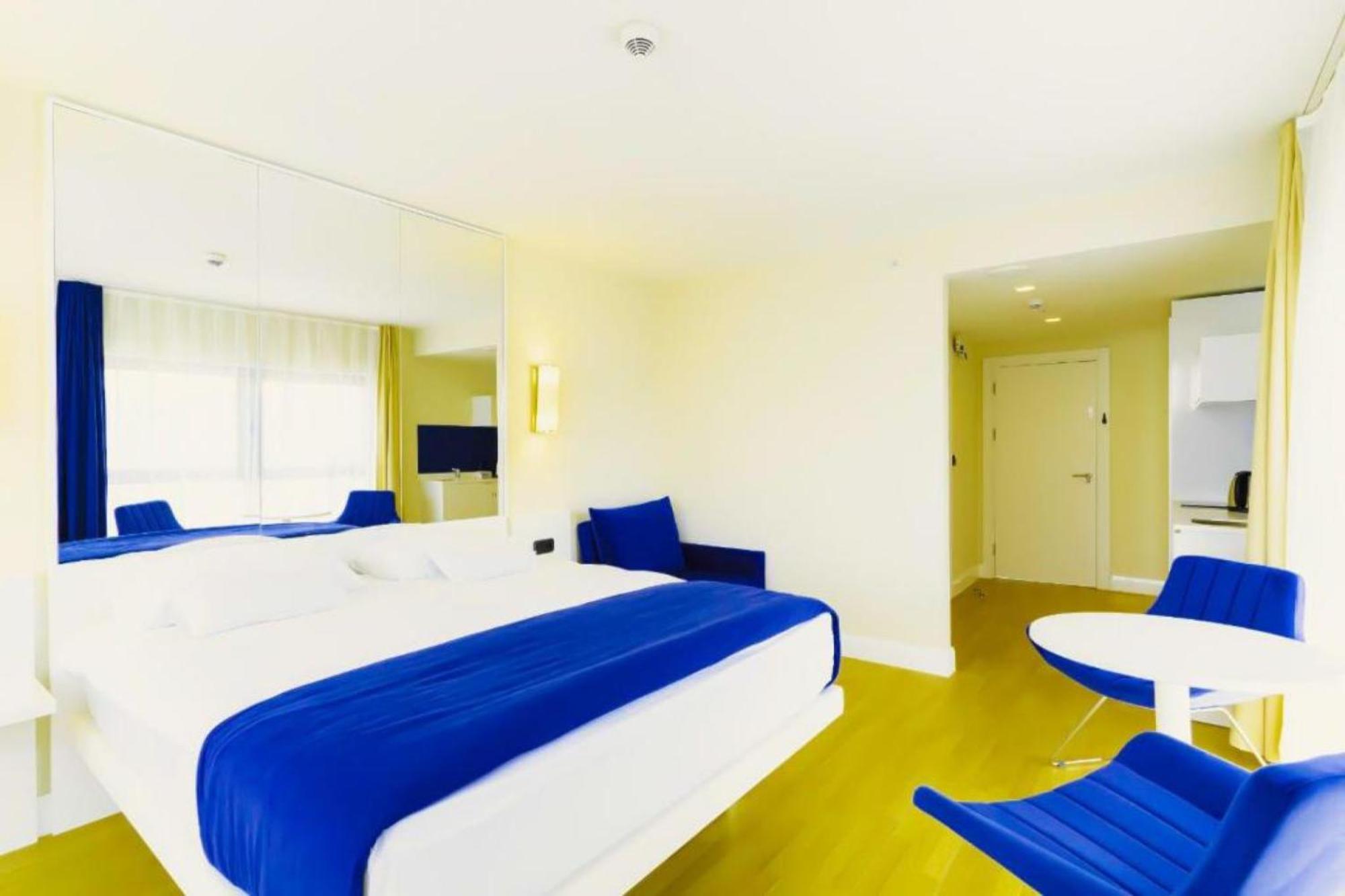 Delux Sea View Aparthotel In Orbi City Batumi Ngoại thất bức ảnh