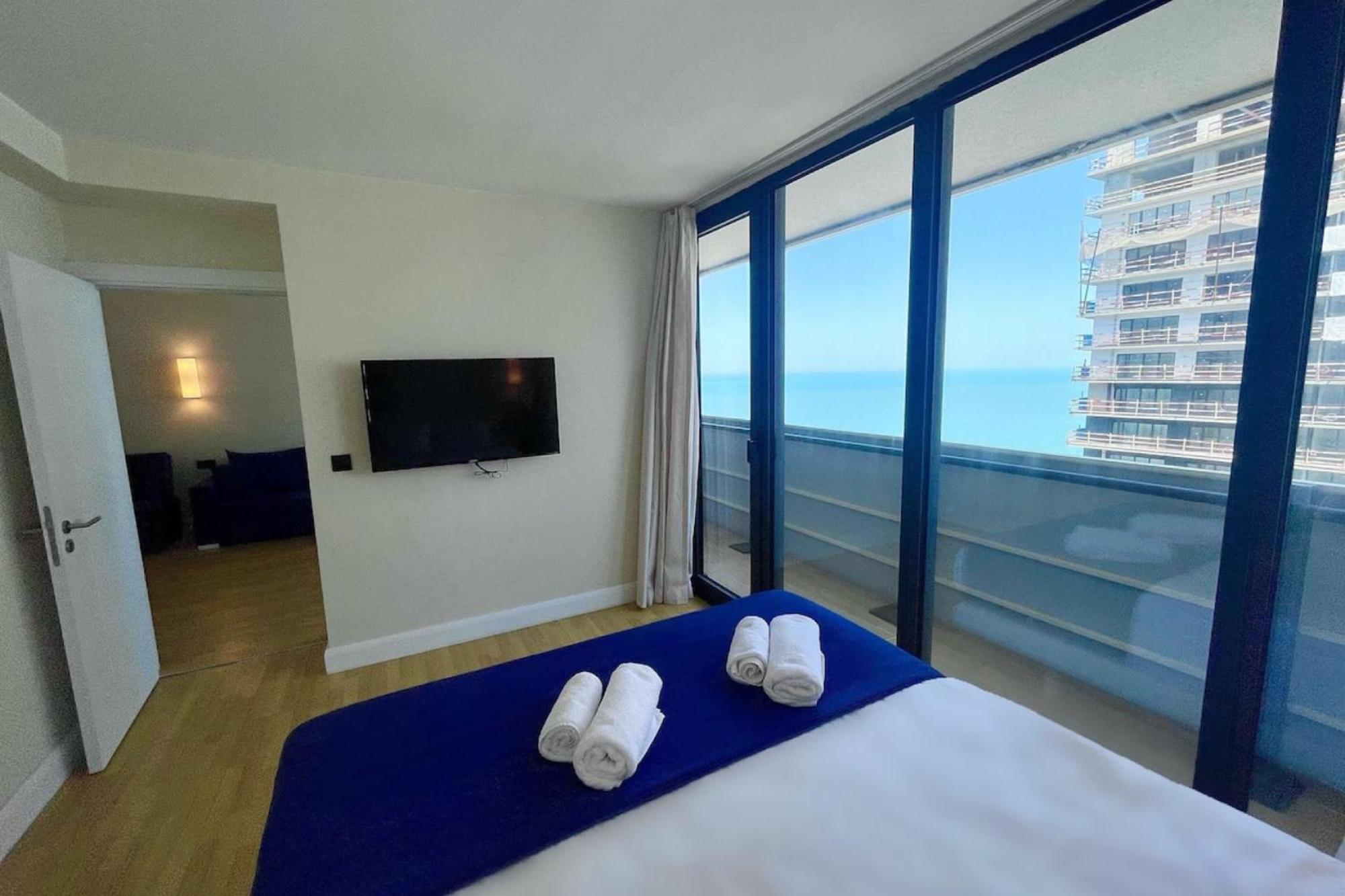 Delux Sea View Aparthotel In Orbi City Batumi Ngoại thất bức ảnh