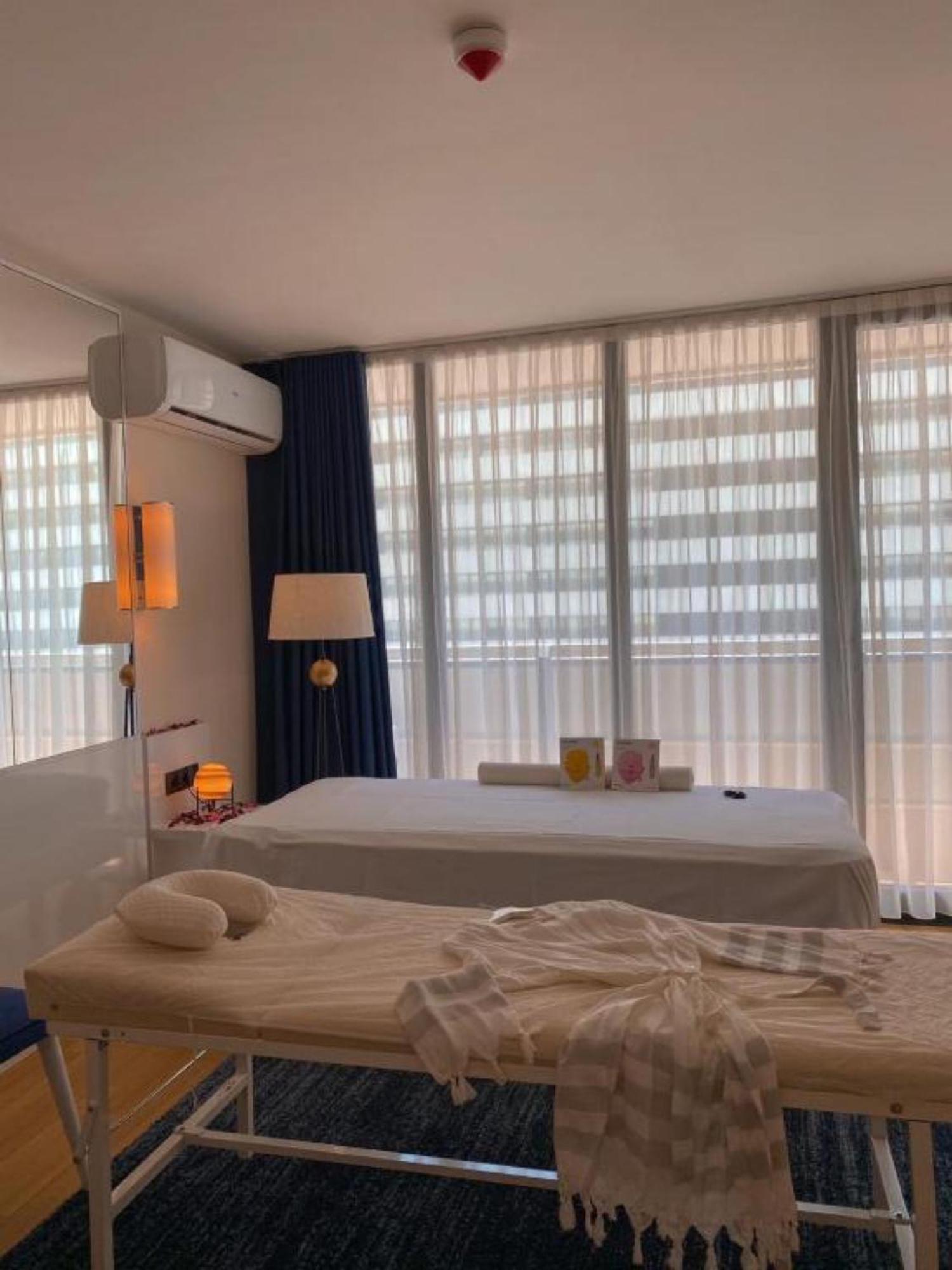 Delux Sea View Aparthotel In Orbi City Batumi Ngoại thất bức ảnh