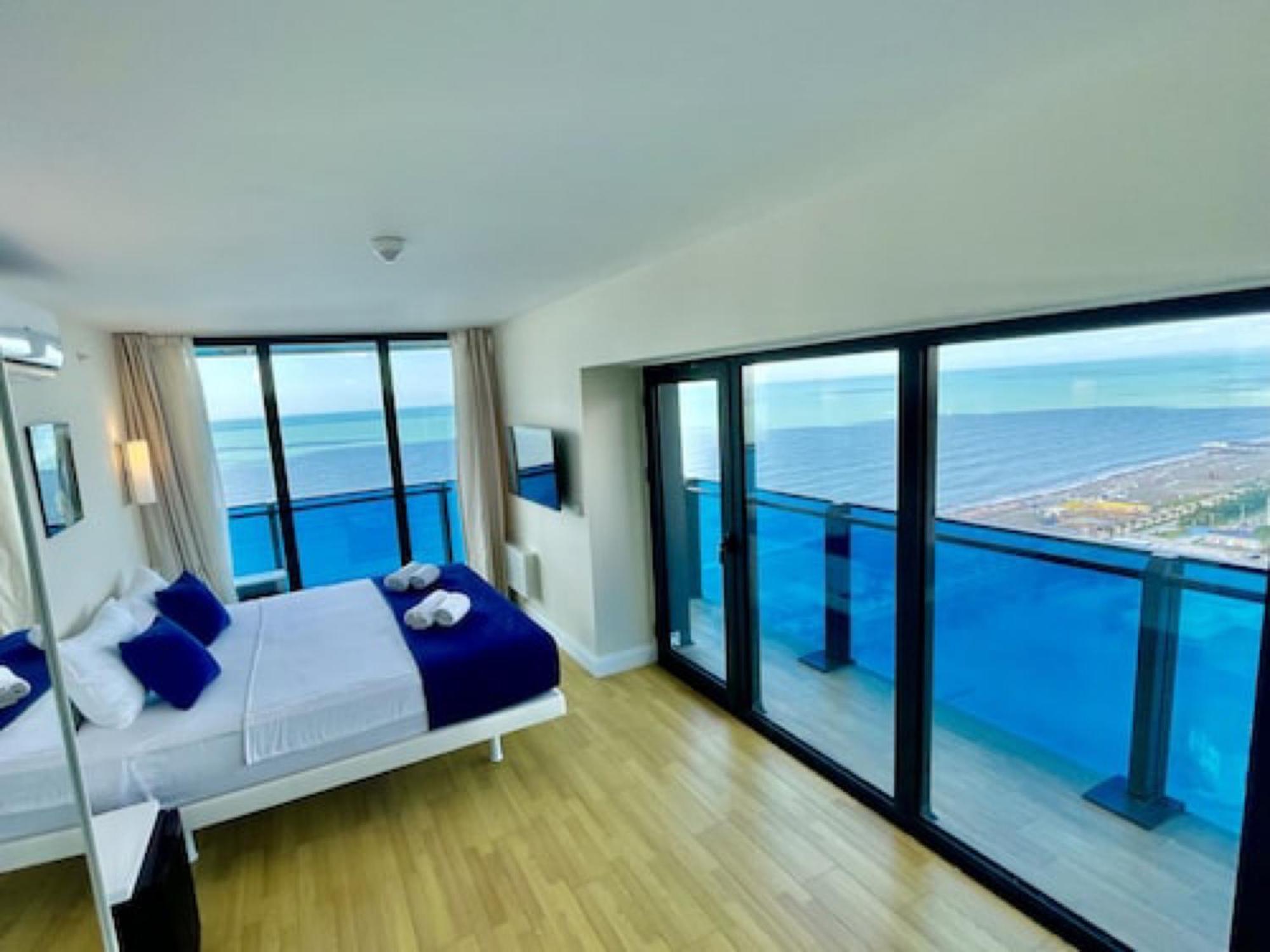 Delux Sea View Aparthotel In Orbi City Batumi Ngoại thất bức ảnh