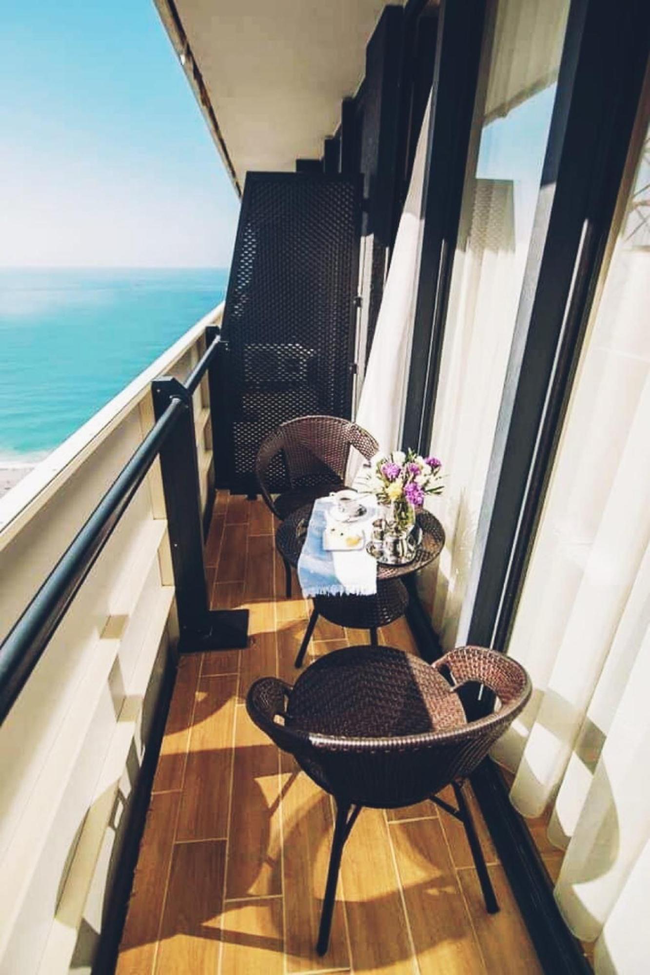 Delux Sea View Aparthotel In Orbi City Batumi Ngoại thất bức ảnh