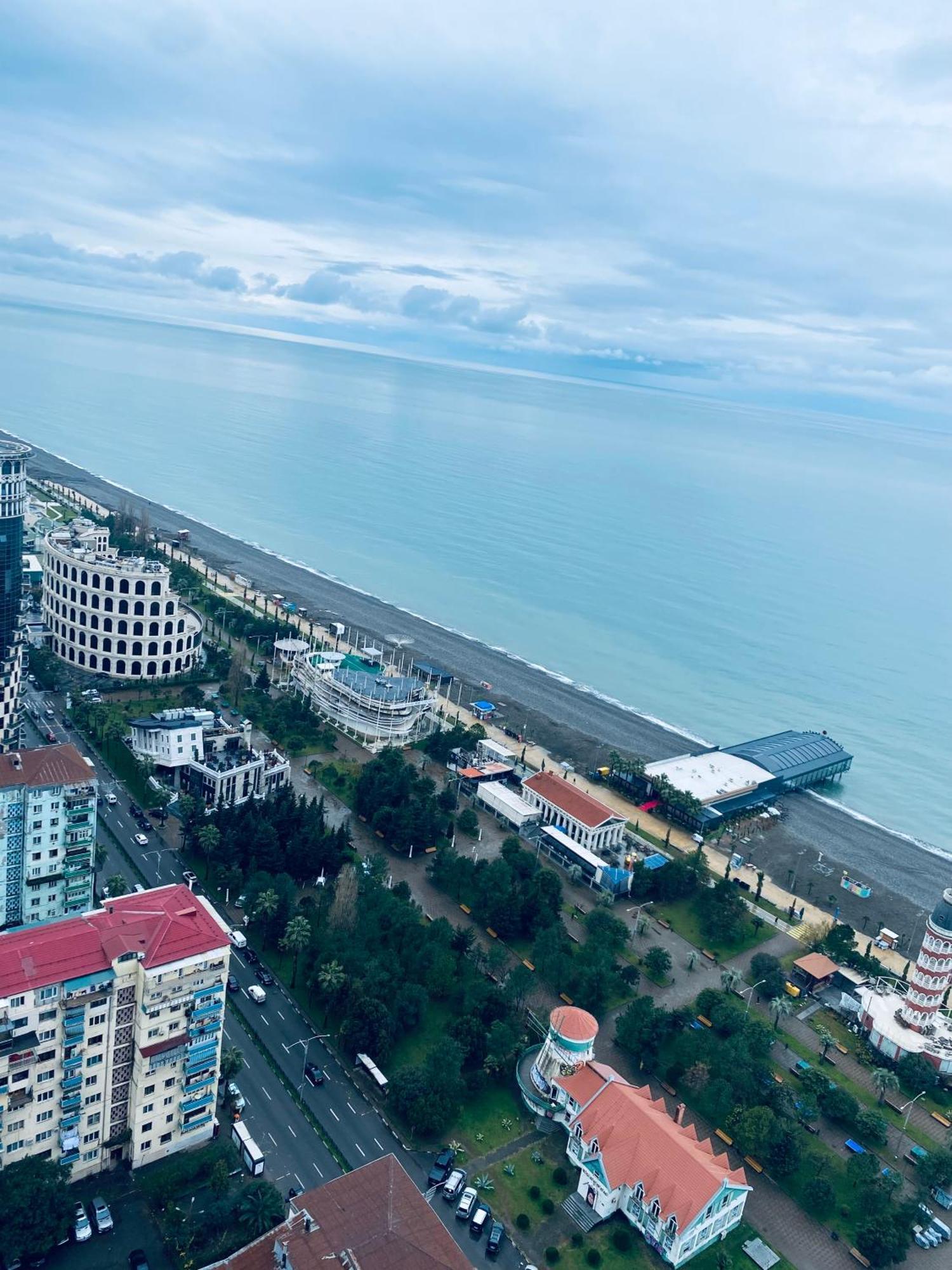 Delux Sea View Aparthotel In Orbi City Batumi Ngoại thất bức ảnh